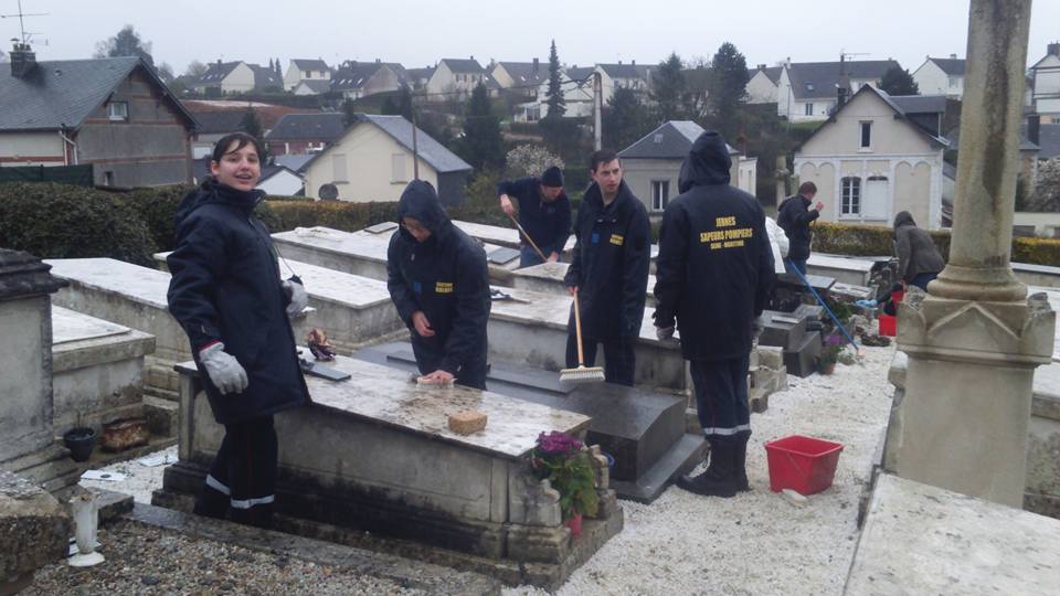 Restons groupés